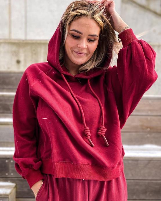 To Be Wanderlust hood sweat